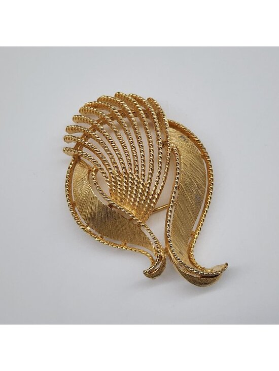 Lisner Jewelry - Vintage Lisner Brooch Gold Tone Modernist Abstract Leaf Pin